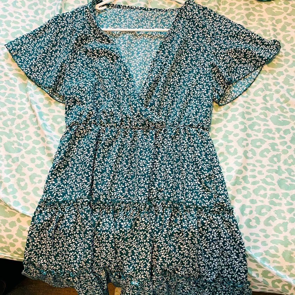 Short sleeve v neck dress